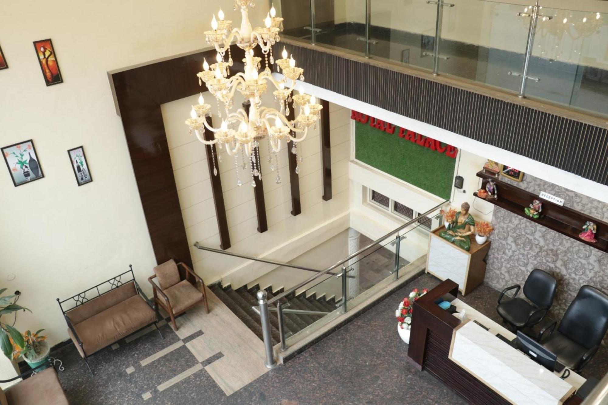 Hotel Royal Palace ジャランダール エクステリア 写真