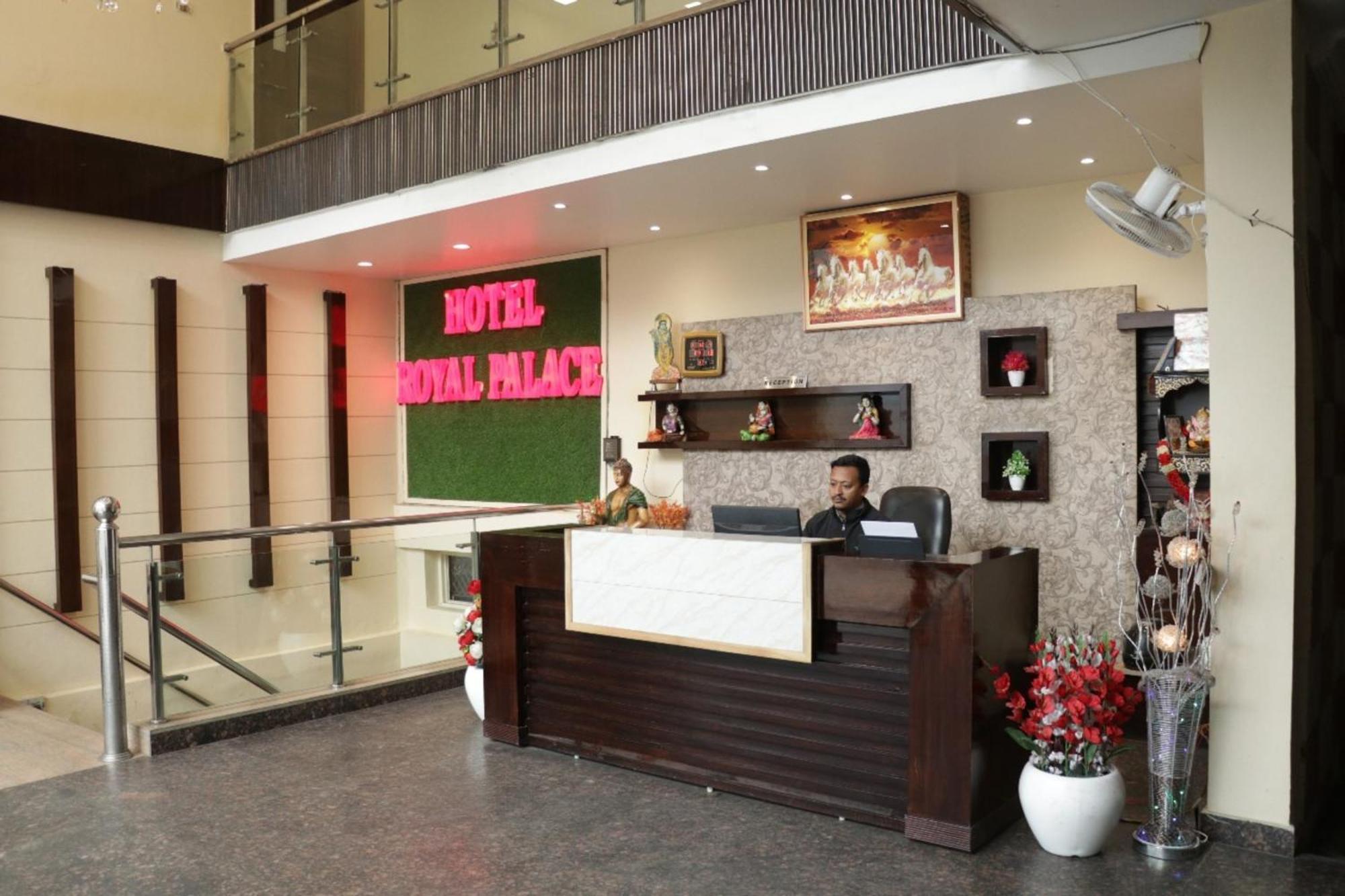 Hotel Royal Palace ジャランダール エクステリア 写真